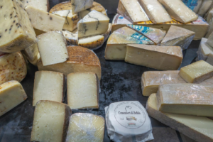 Découvrez pourquoi le fromage à raclette est un excellent choix pour vos repas